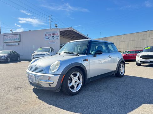 Used 2004 MINI Cooper image 2