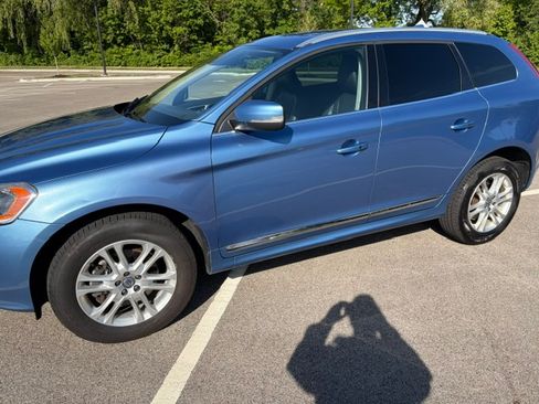 Used 2015 Volvo XC60 AWD T5 Platinum image 3