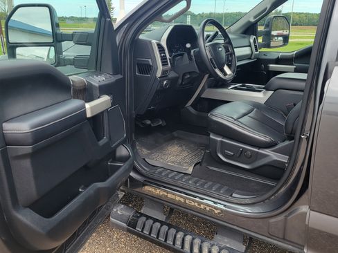 Used 2020 Ford F250 Lariat image 10