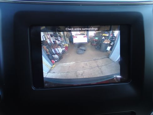 Used 2019 Jeep Cherokee 4WD Latitude Plus image 13