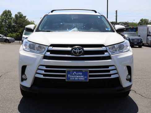 Used 2019 Toyota Highlander AWD XLE V6 image 3