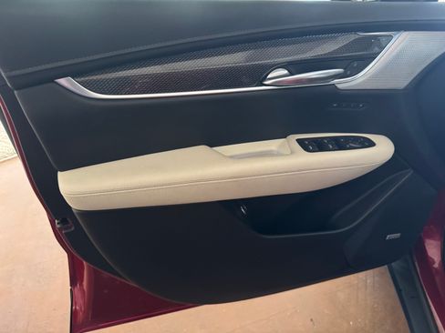 Used 2023 Cadillac XT5 Sport image 11