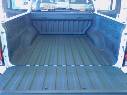 Used 2024 Chevrolet Colorado W/T image 11