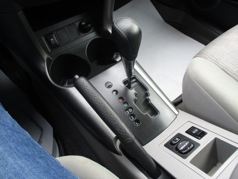 Used 2011 Toyota RAV4 image 43