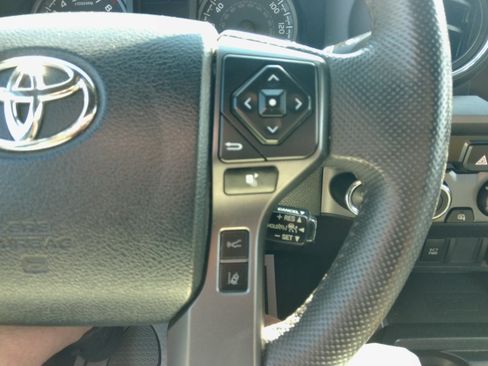 Used 2020 Toyota Tacoma image 50