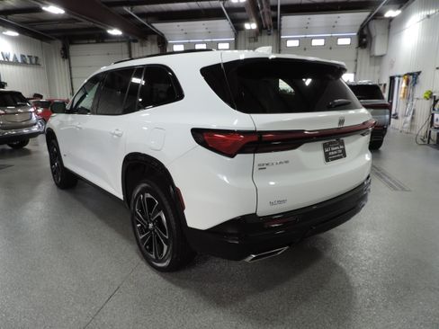 Used 2026 Buick Enclave AWD Sport Touring image 19