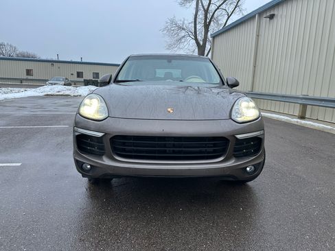 Used 2016 Porsche Cayenne image 2