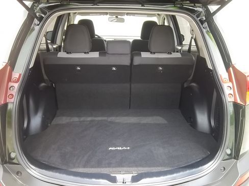 Used 2013 Toyota RAV4 AWD XLE image 11