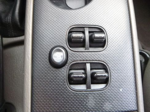 Used 2006 Jeep Liberty Sport image 22