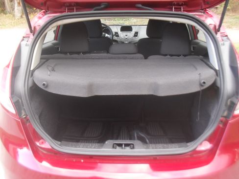 Used 2014 Ford Fiesta SE image 9