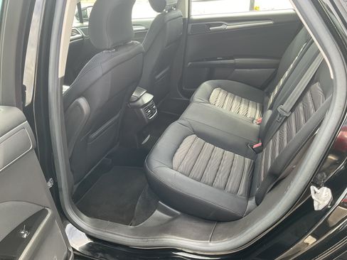 Used 2016 Ford Fusion SE image 7