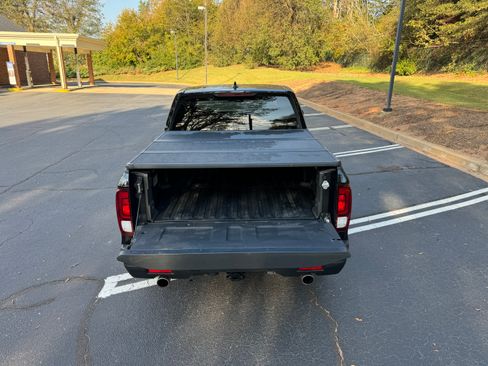 Used 2021 Honda Ridgeline Sport image 9