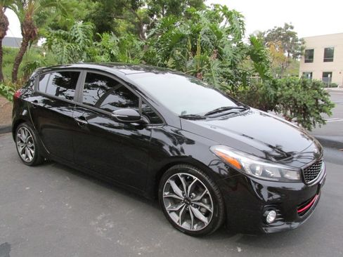 Used 2017 Kia Forte SX image 1