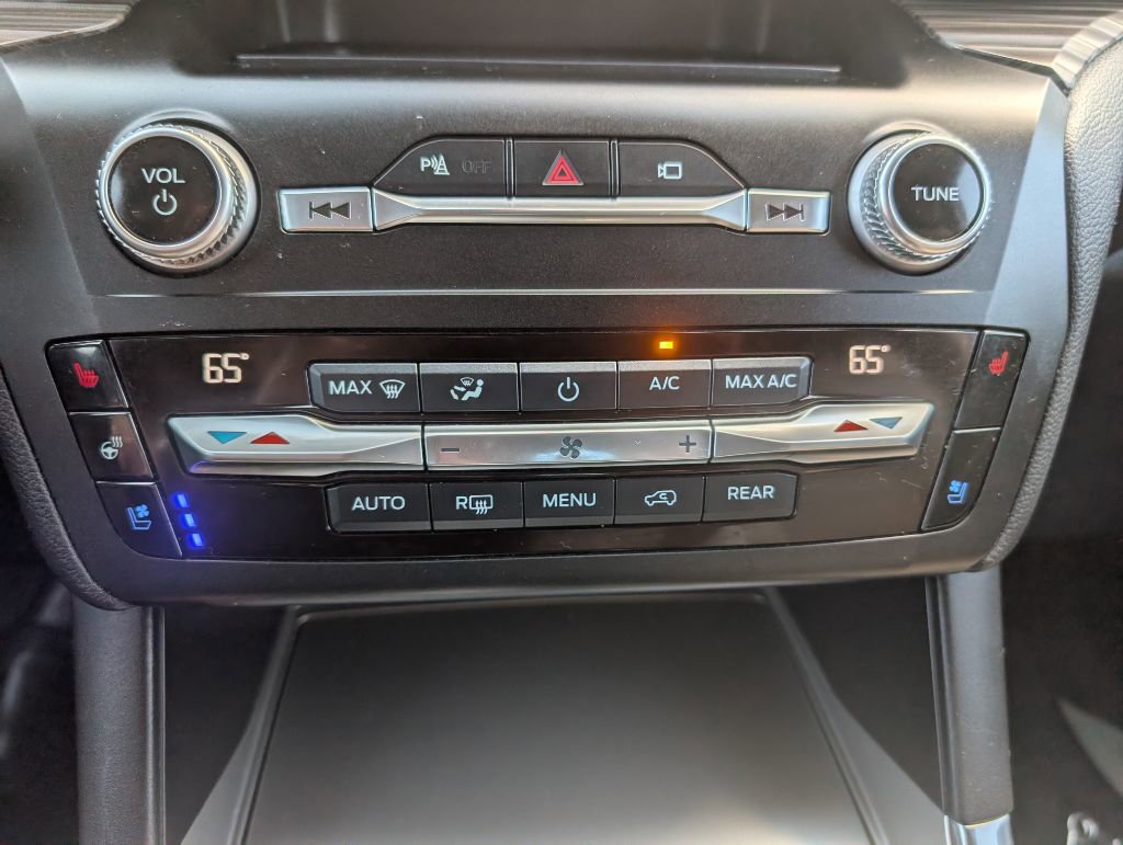 Used 2020 Ford Explorer AWD Limited image 16