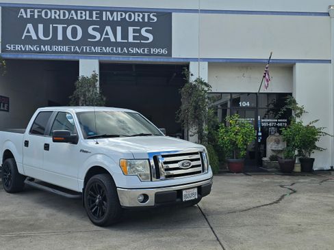 Used 2010 Ford F150 XLT image 1