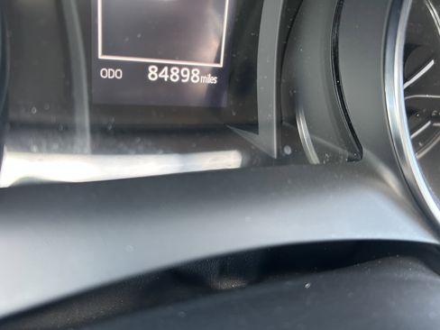 Used 2018 Toyota Camry LE image 12