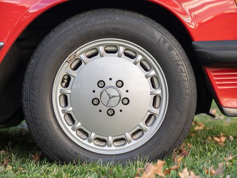 Used 1987 Mercedes-Benz 560 SL image 30