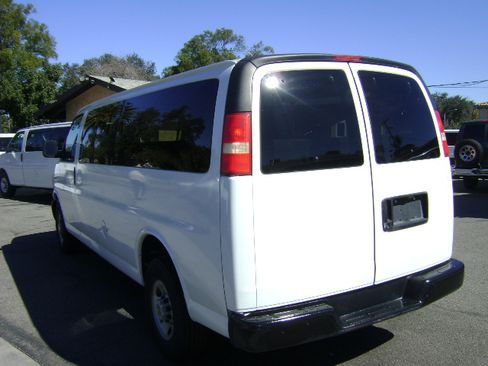 Used 2003 Chevrolet Express 3500 LS image 5