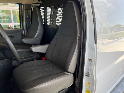 Used 2023 Chevrolet Express 2500 UNAVAIL RWD image 10