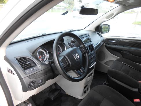 Used 2014 RAM C/V Tradesman image 13