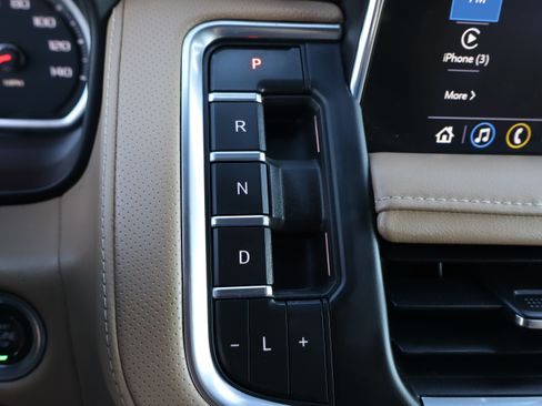 Used 2021 Chevrolet Suburban Premier image 35