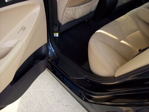 Used 2012 Hyundai Sonata GLS FWD Sedan 2.4L 4-Cyl image 12