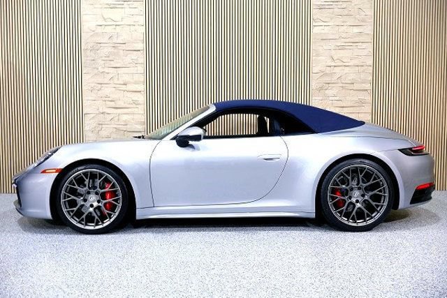 Used 2020 Porsche 911 Carrera 4S Cabriolet image 2