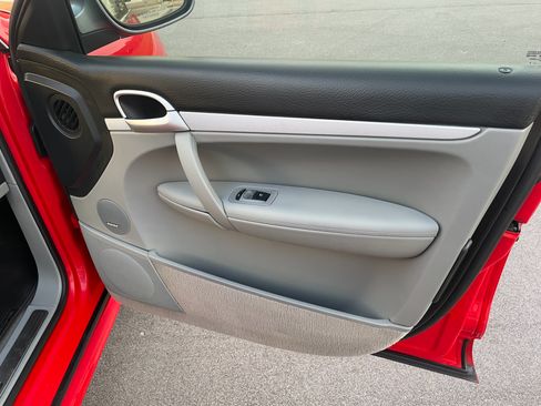 Used 2006 Porsche Cayenne S Titanium Edition image 13