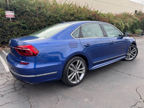 Used 2017 Volkswagen Passat 1.8T R-Line image 12