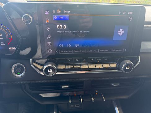 Used 2024 Chevrolet Colorado LT image 9