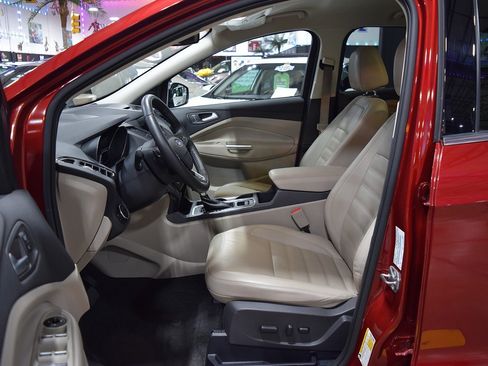 Used 2017 Ford Escape Titanium image 16