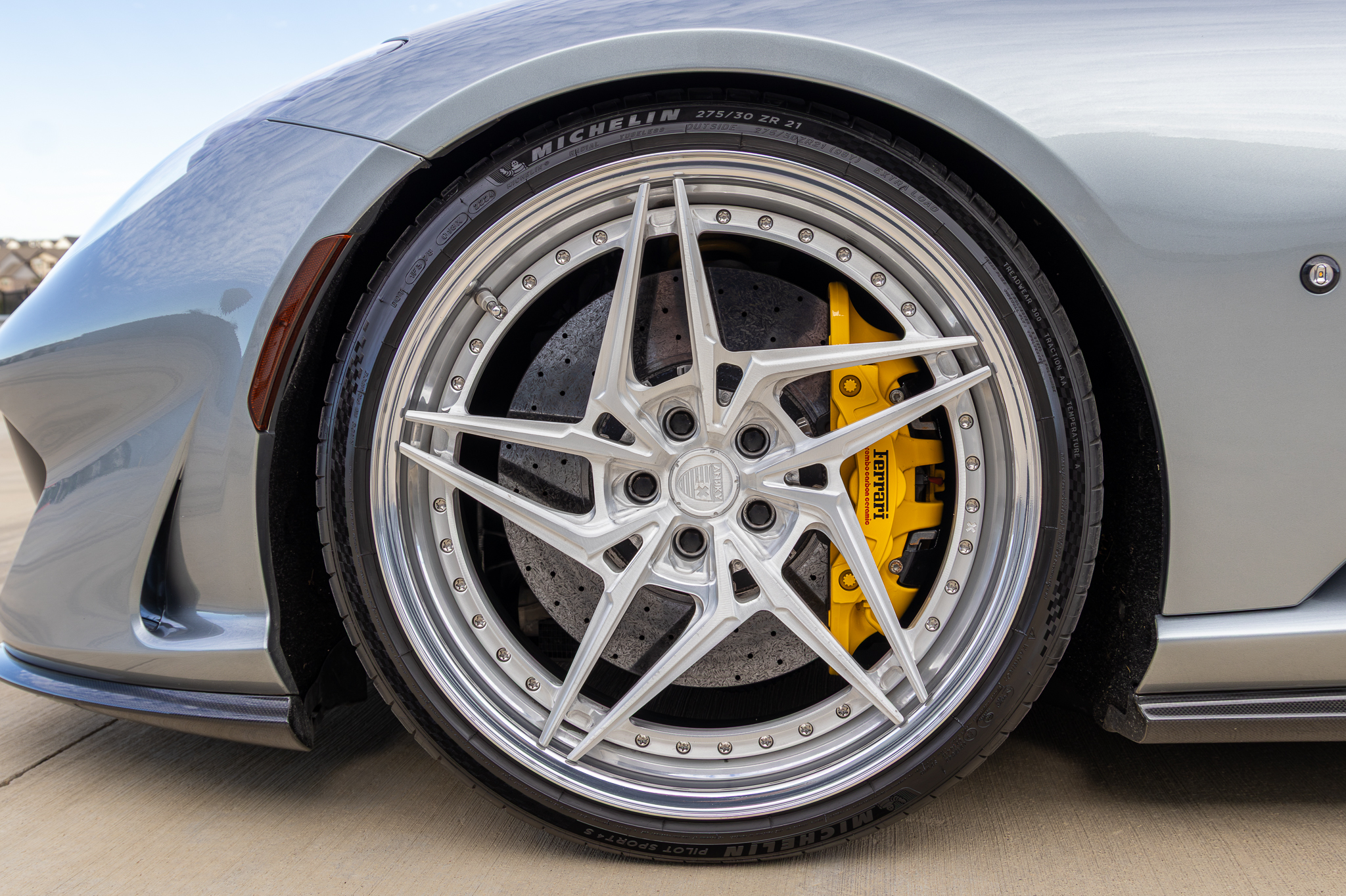 Used 2018 Ferrari 812 Superfast RWD image 27