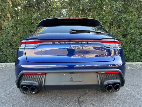 Used 2025 Porsche Macan AWD/4WD image 5