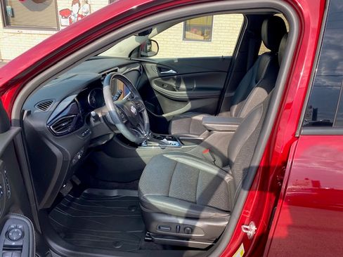 Used 2023 Buick Encore GX AWD Essence image 14