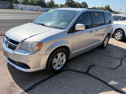 Used 2012 Dodge Grand Caravan SXT FWD image 1