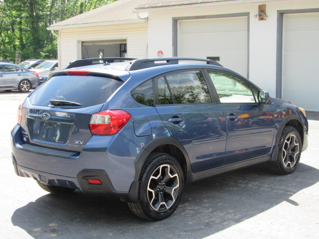 Used 2013 Subaru XV Crosstrek 2.0i Premium AWD/4WD image 9