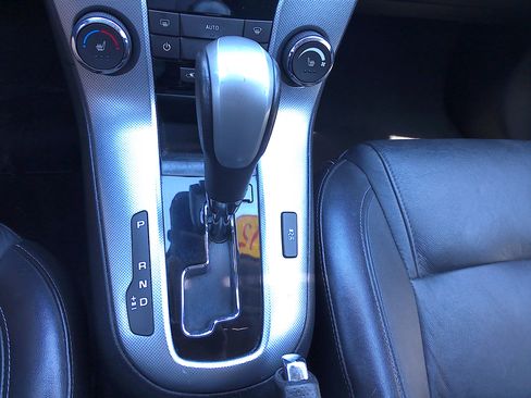 Used 2015 Chevrolet Cruze LTZ FWD image 20