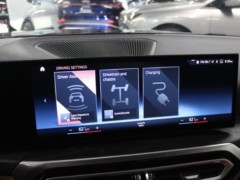 Used 2023 BMW i4 eDrive35 image 24