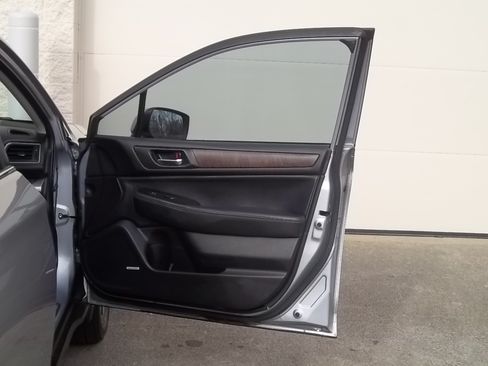 Used 2017 Subaru Outback 2.5i Limited image 20