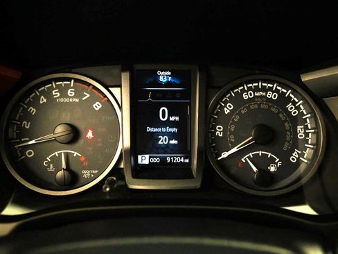 Used 2019 Toyota Tacoma TRD Off-Road image 33