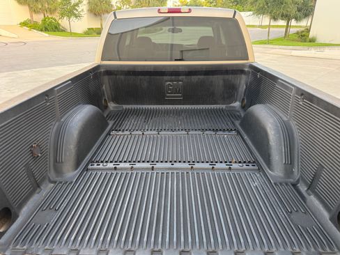 Used 2004 Chevrolet Silverado 2500 LS RWD image 45