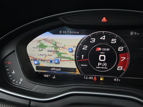 Used 2018 Audi SQ5 Prestige image 32