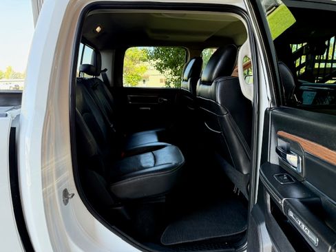 Used 2017 RAM 1500 Laramie image 19