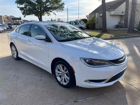 Used 2016 Chrysler 200 Limited image 5
