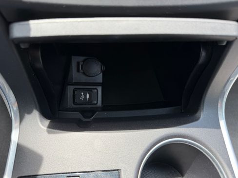 Used 2015 Toyota Camry XLE FWD image 11
