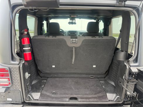 Used 2017 Jeep Wrangler Sport AWD/4WD image 39