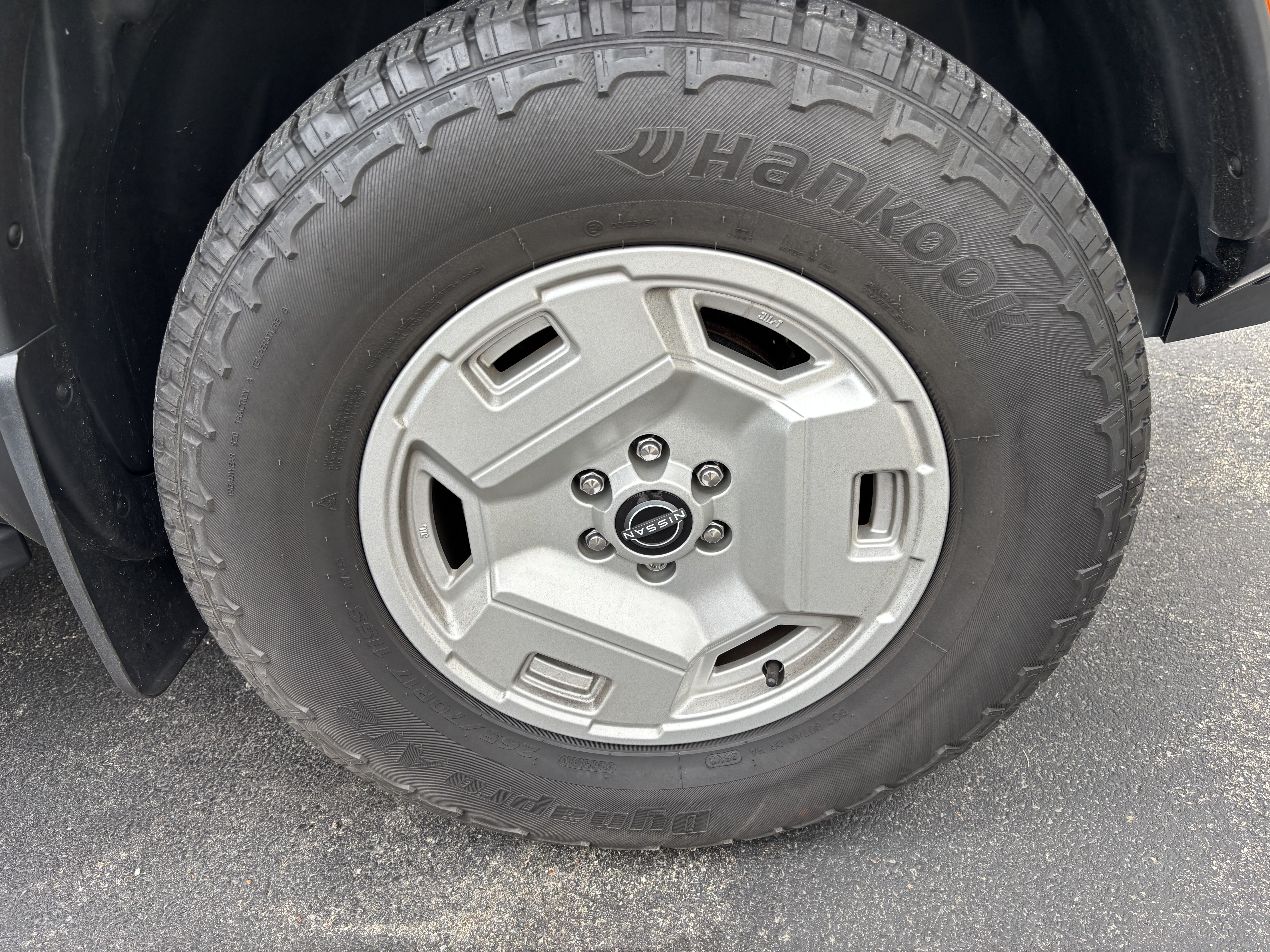 Used 2024 Nissan Frontier 4x4 Crew Cab image 9