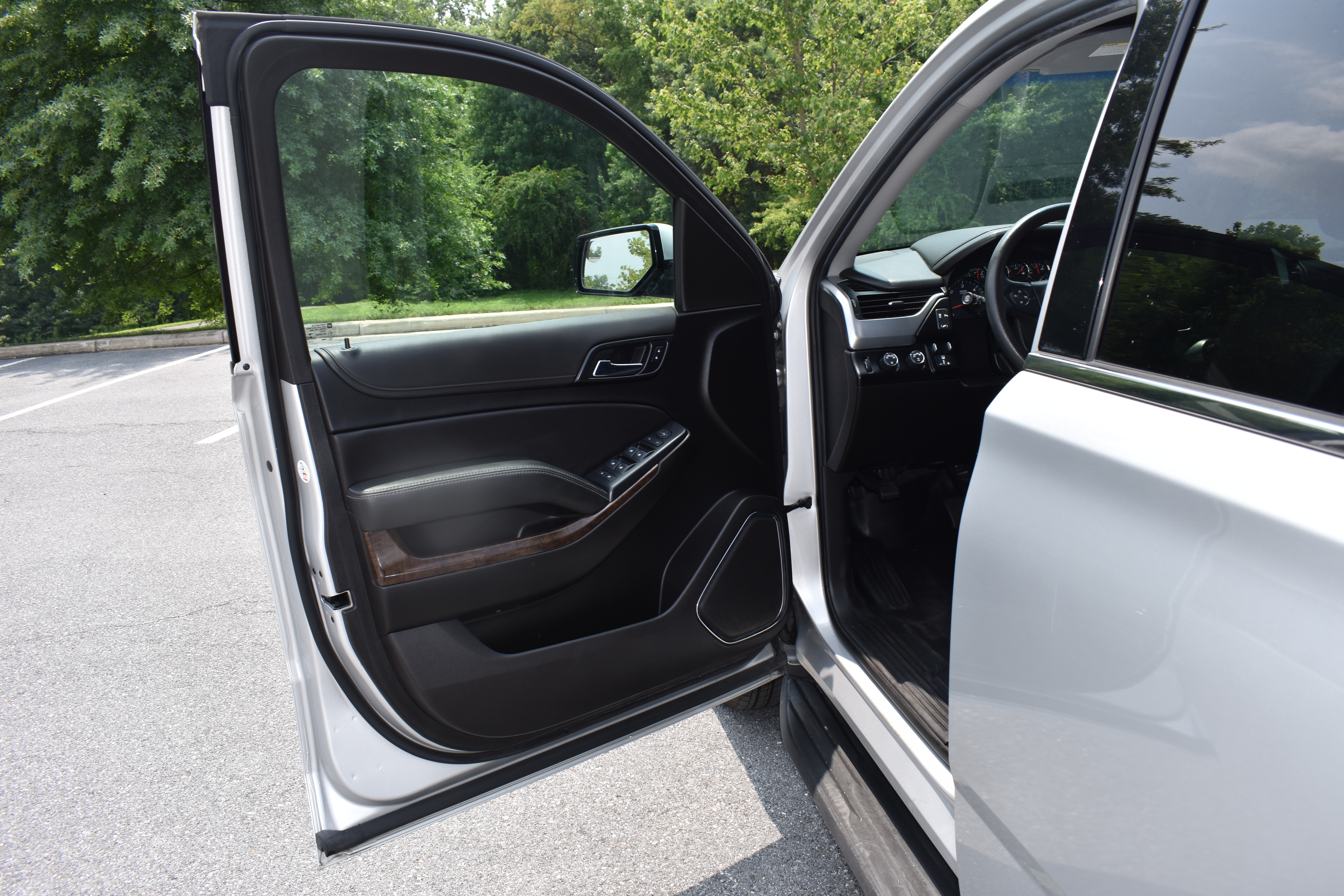 Used 2019 Chevrolet Tahoe 4WD image 15