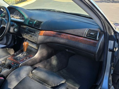 Used 2006 BMW 330Ci image 23