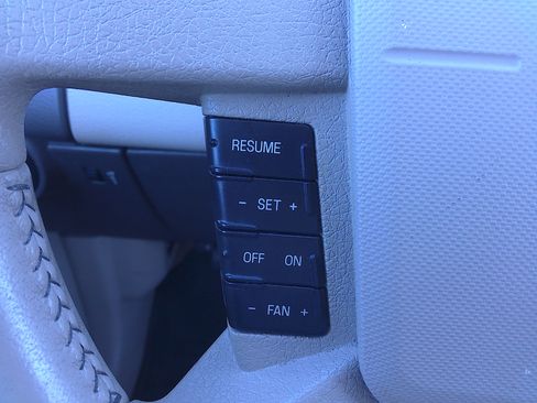 Used 2007 Ford Edge SEL image 25